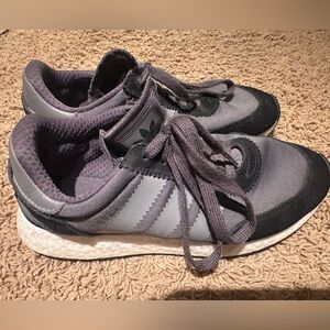 Adidas Tennis Shoes